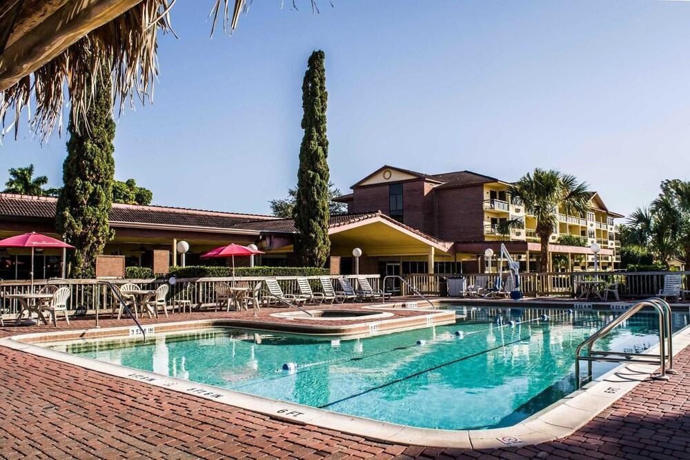 Quality Inn And Suites Golf Resort Golden Gate Exteriér fotografie